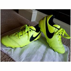 neon green tiempos